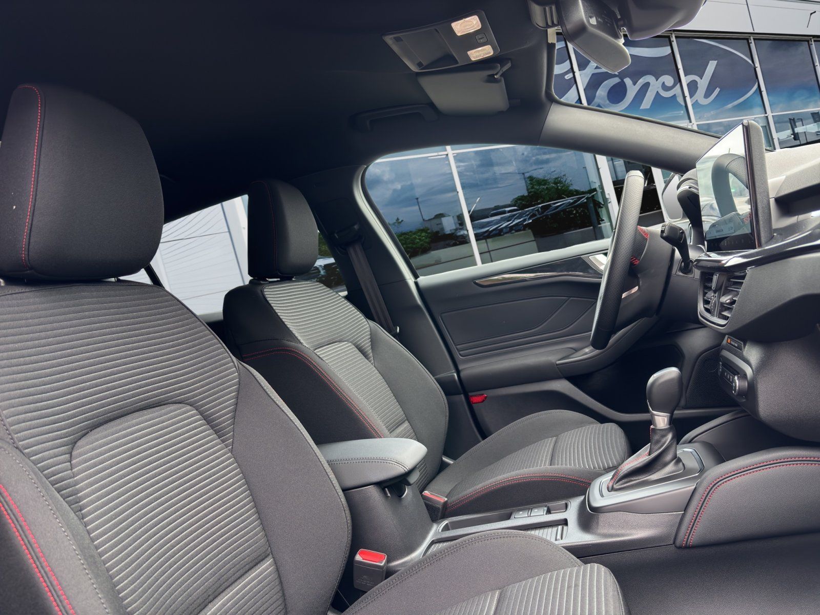 Fahrzeugabbildung Ford Focus ST-Line X #Fahrassistenz-Paket