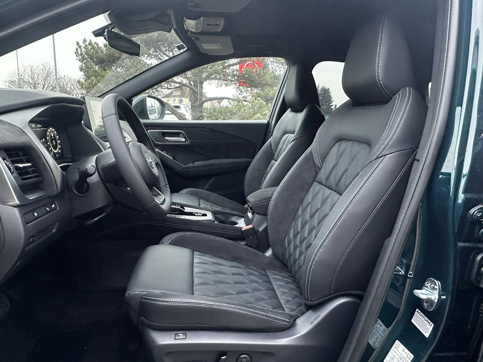 Fahrzeugabbildung Nissan Qashqai Tekna + e-Power