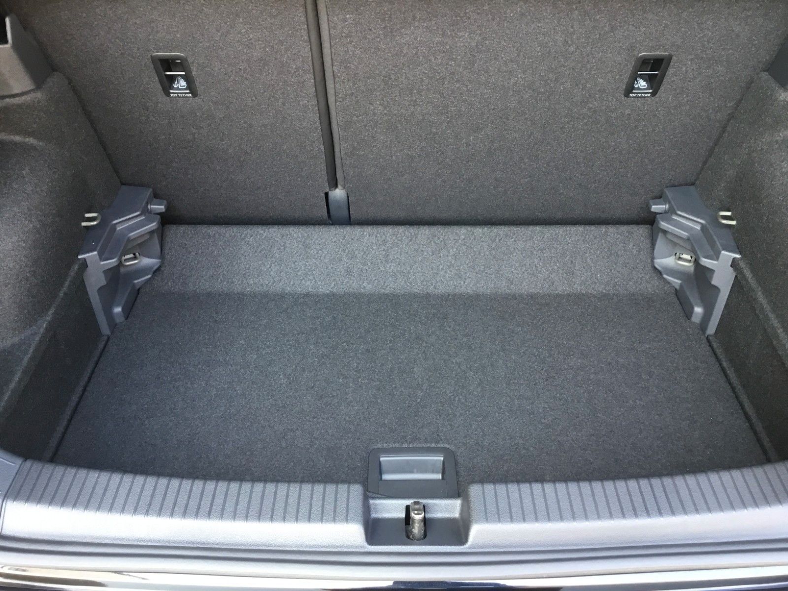 Fahrzeugabbildung Volkswagen T-Cross 1.0 TSI DSG Life+AHK+ACC+17"+Kamera