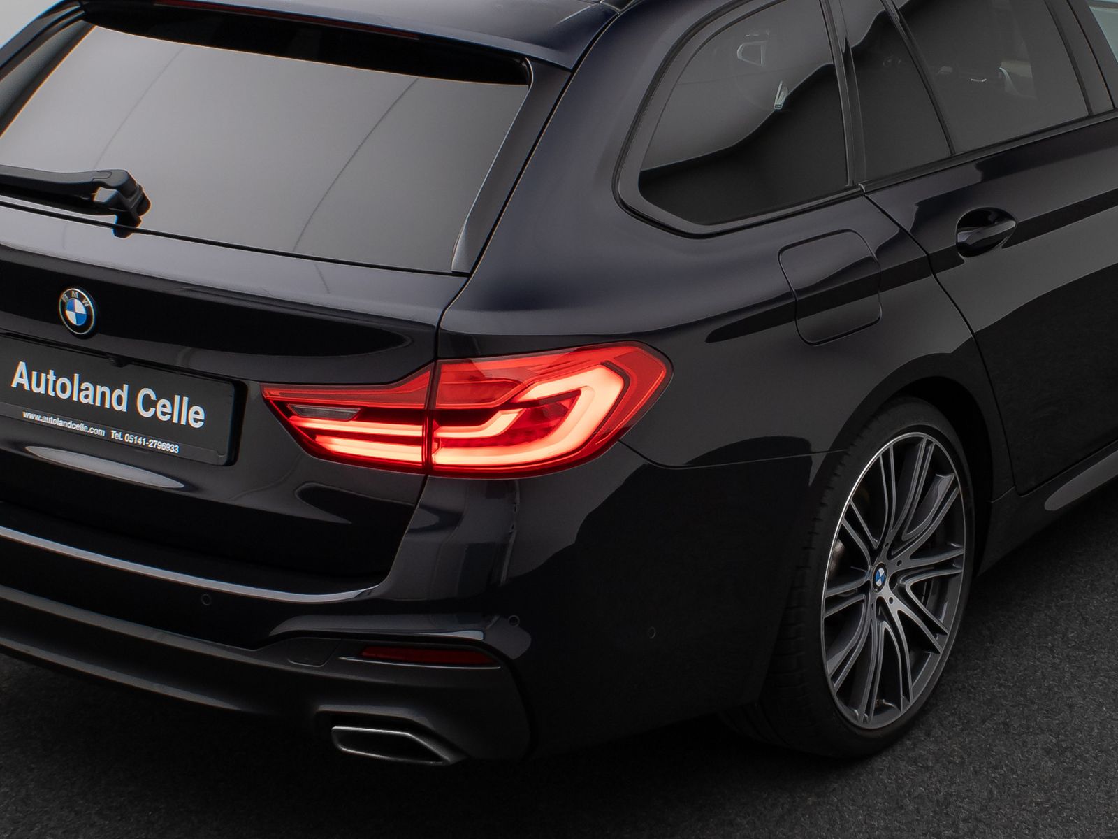 Fahrzeugabbildung BMW 540d xD M Sport Panorama 360°HUD B&W NightVision