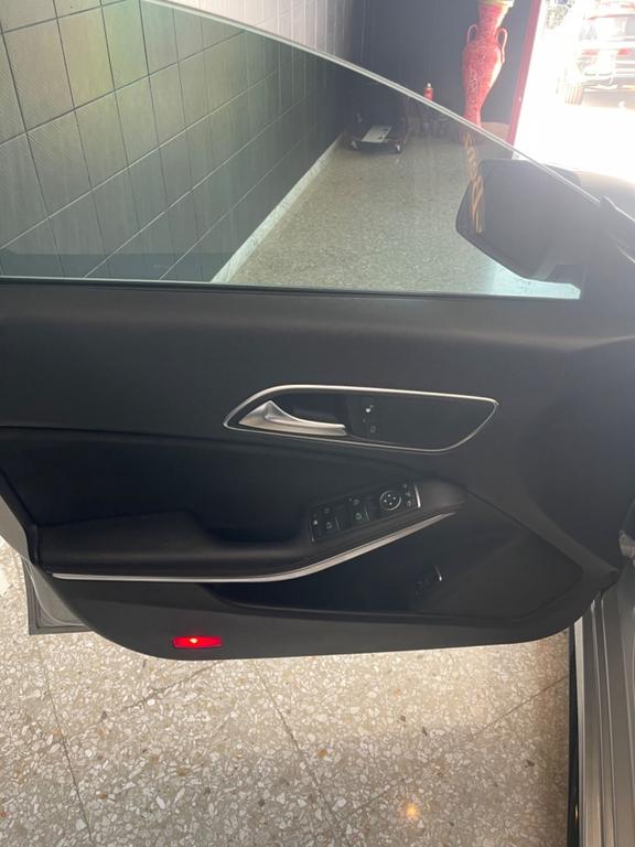 Mercedes-Benz CLA 220