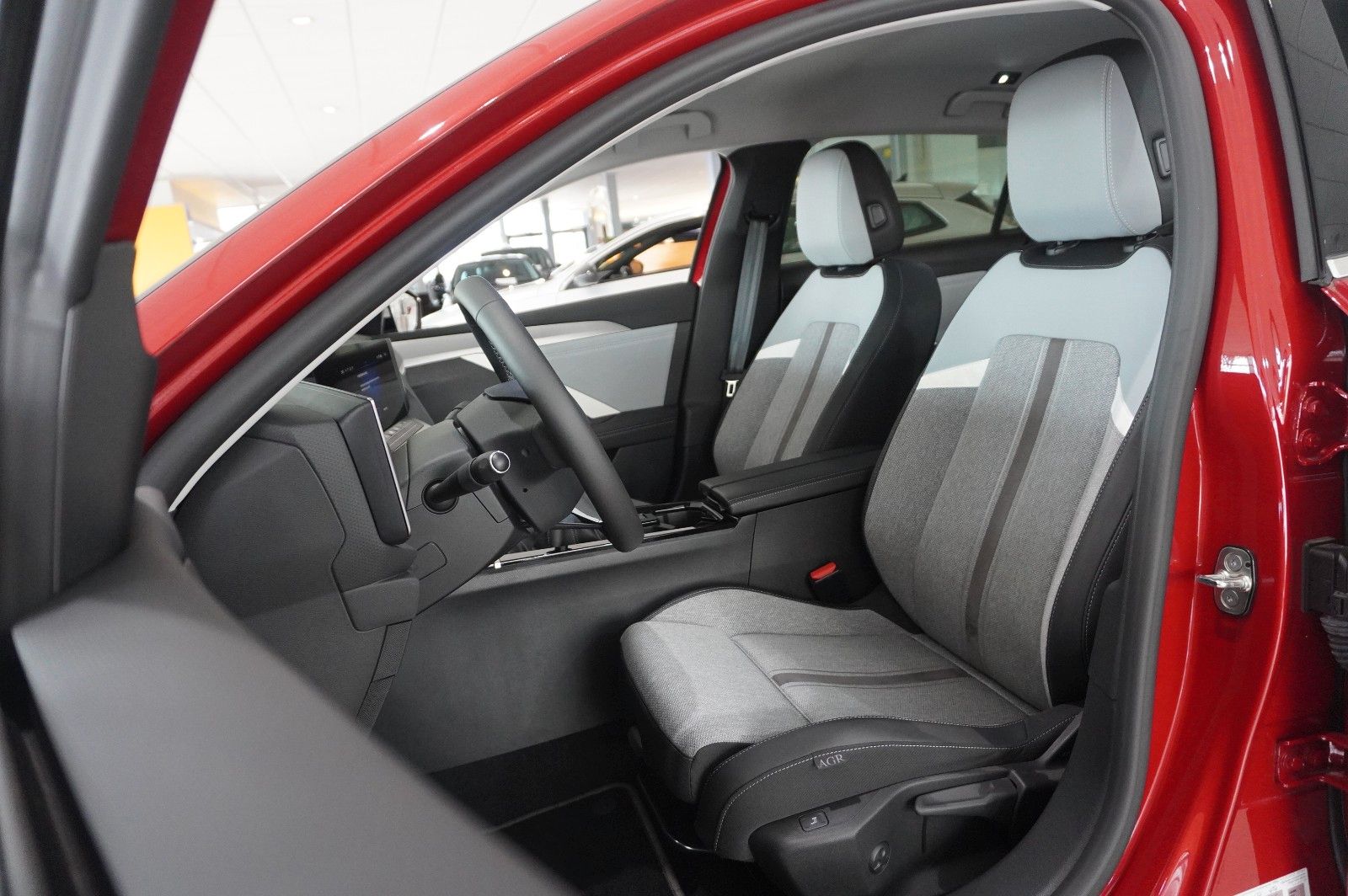 Fahrzeugabbildung Opel Astra L Lim. 1.2T ELEGANCE NAVI/LED/KAMERA/DAB+