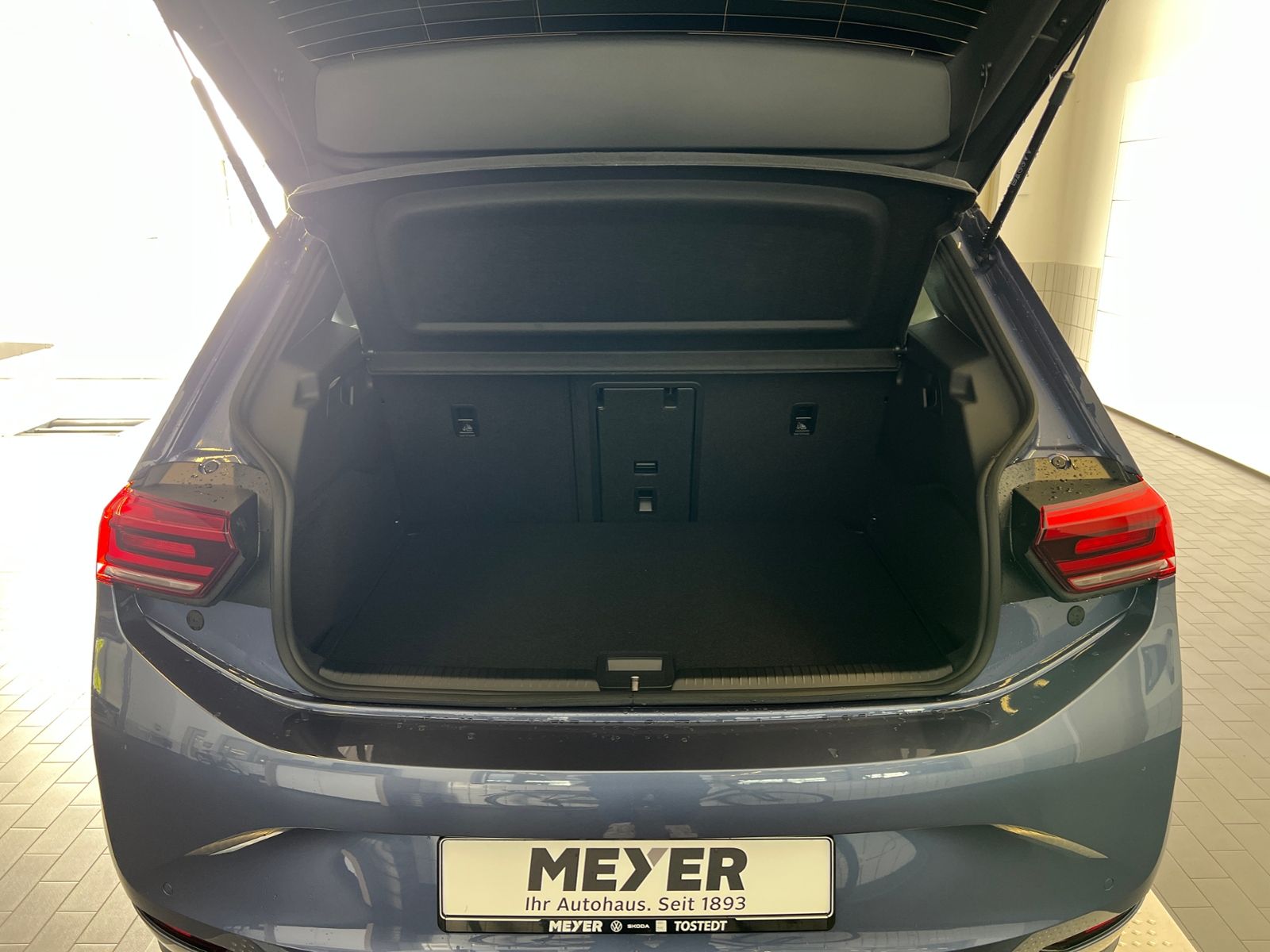 Fahrzeugabbildung Volkswagen ID.3 NEO Life 50 kWh *19" LM-Felge, Ganzjahresre