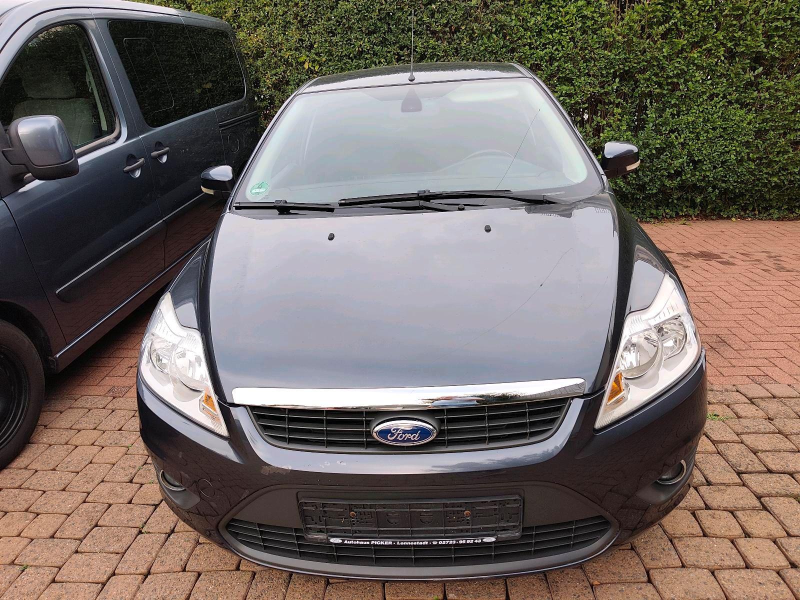 Ford Focus 2009 — вигляд ззаду