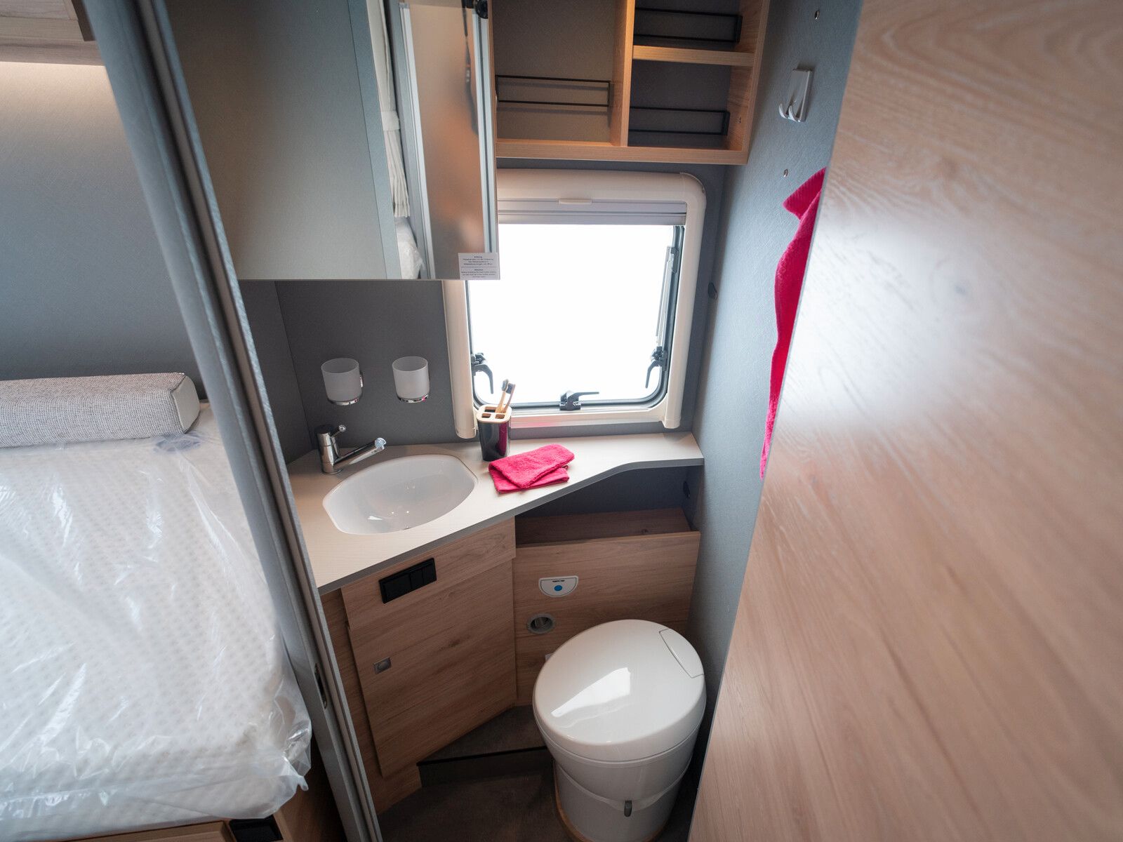 Fahrzeugabbildung Dethleffs Just Camp Active T 7052 EBL Navi Kamera, Markise