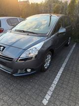 Peugeot 5008 mit neuen Tüv - gebrauchte Peugeot 5008 aus dem Jahr 2011