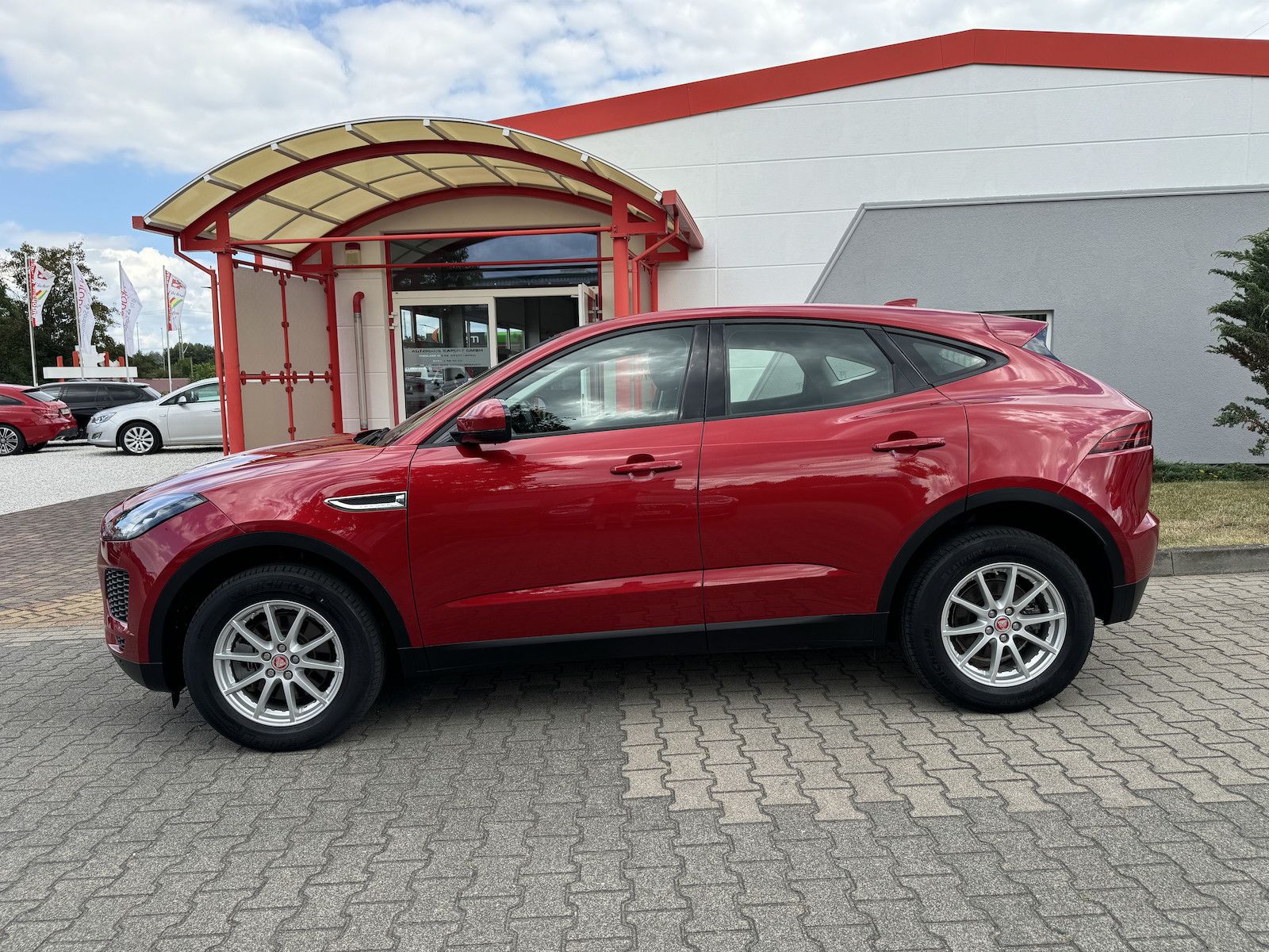Fahrzeugabbildung Jaguar E-Pace P250 AWD /LED//DAB/Sound/Spur/Kamera/Ahk