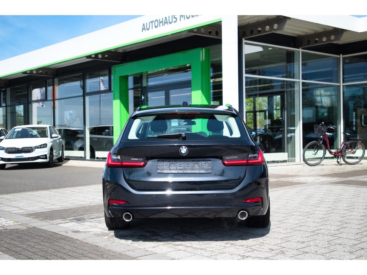 BMW 318 d Touring Navi LED SHz Apple CP BMW Live