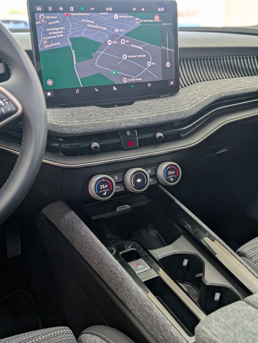 Fahrzeugabbildung SKODA Superb IV 2.0TDI DSG 4x4 MATRIX PANO NEUES MODEL