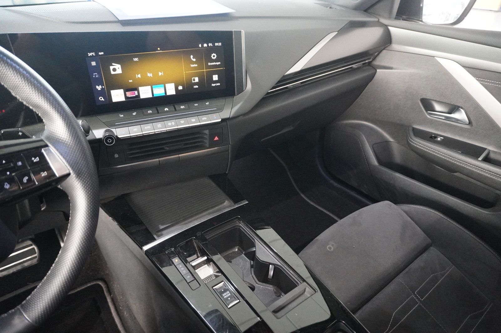 Fahrzeugabbildung Opel Astra L Lim. 1.2T ULTIMATE NAVI/LED/360°/PANO/SH