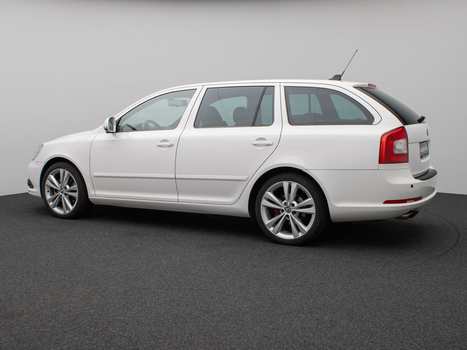 Fahrzeugabbildung SKODA Octavia Combi RS Xenon PDC Navi Sport