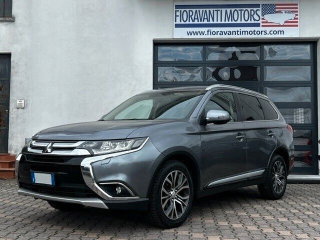 Mitsubishi MITSUBISHI OUTLANDER 2.2 DI-D 4WD INSTYLE 7 POST