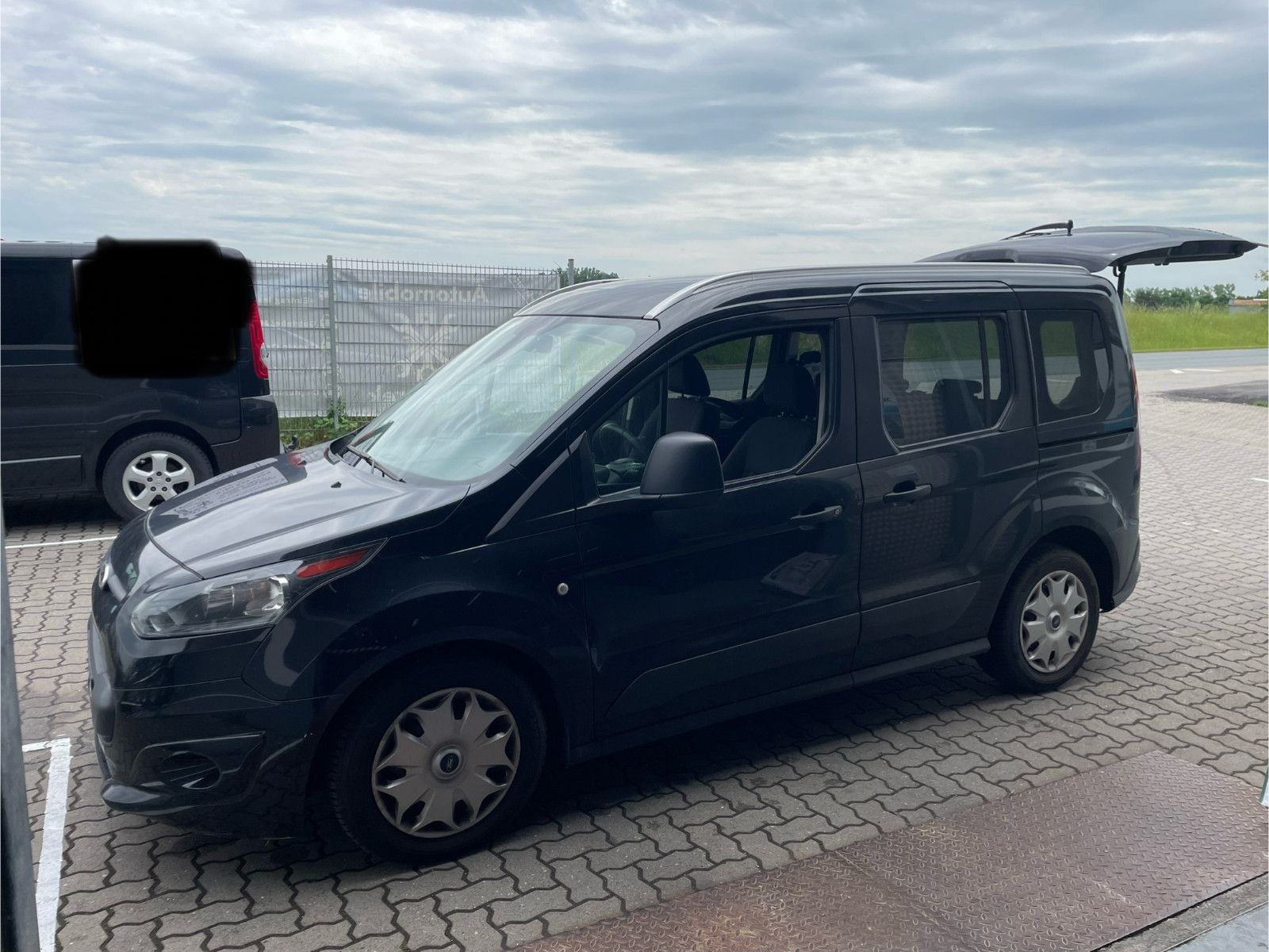 FORD Tourneo