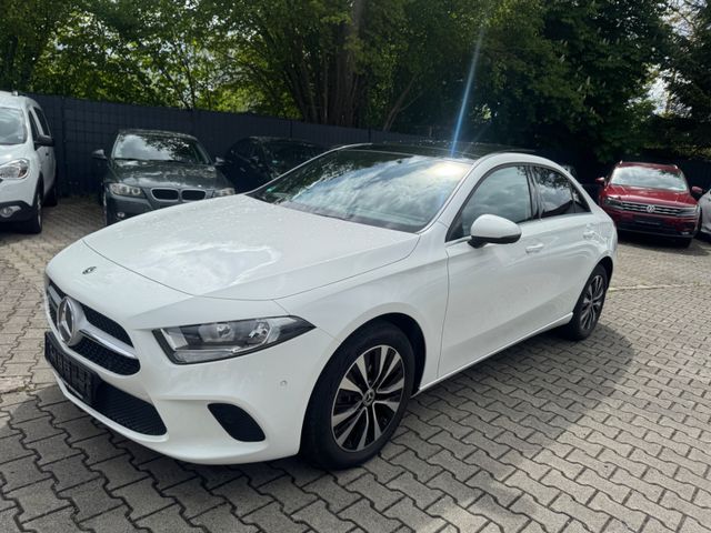 MERCEDES-BENZ A 250e- 2 Jahre Garantie