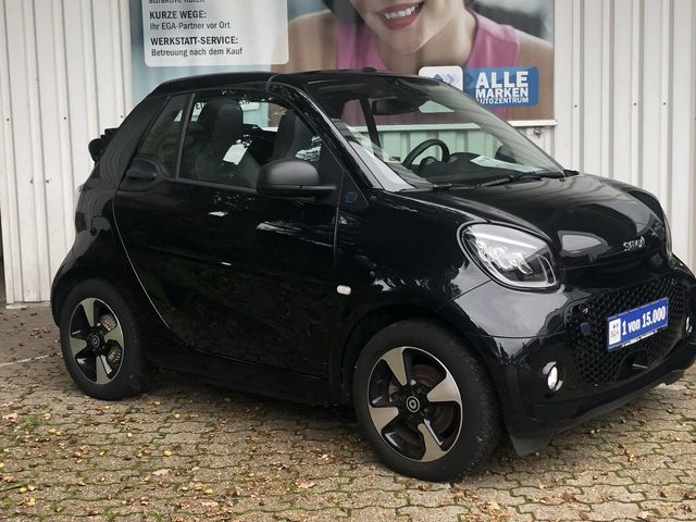 Smart ForTwo EQ Cabrio*12 TKM*EXCLUSIVE*NAVI*CAM*SHZ*P