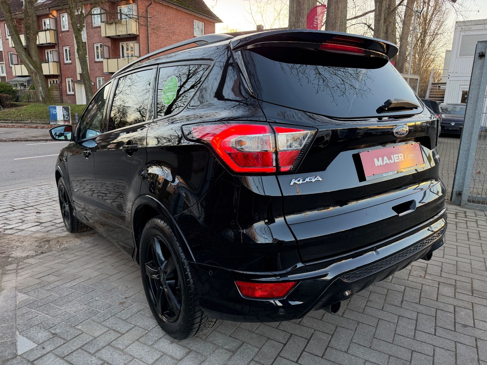Fahrzeugabbildung Ford Kuga ST-Line ALLRAD*PANO*ALCANTARA*AHK*