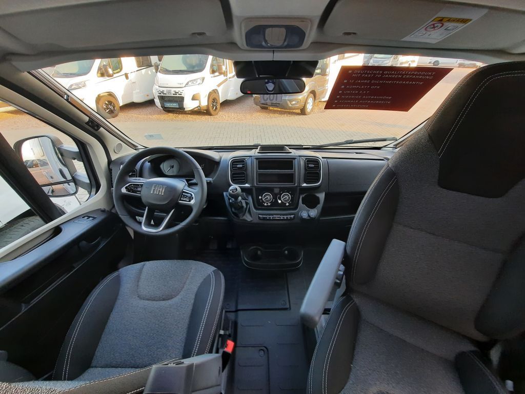 Fahrzeugabbildung LMC Tracer V 670 Verfüg./Sparen Sie 10.691,- €