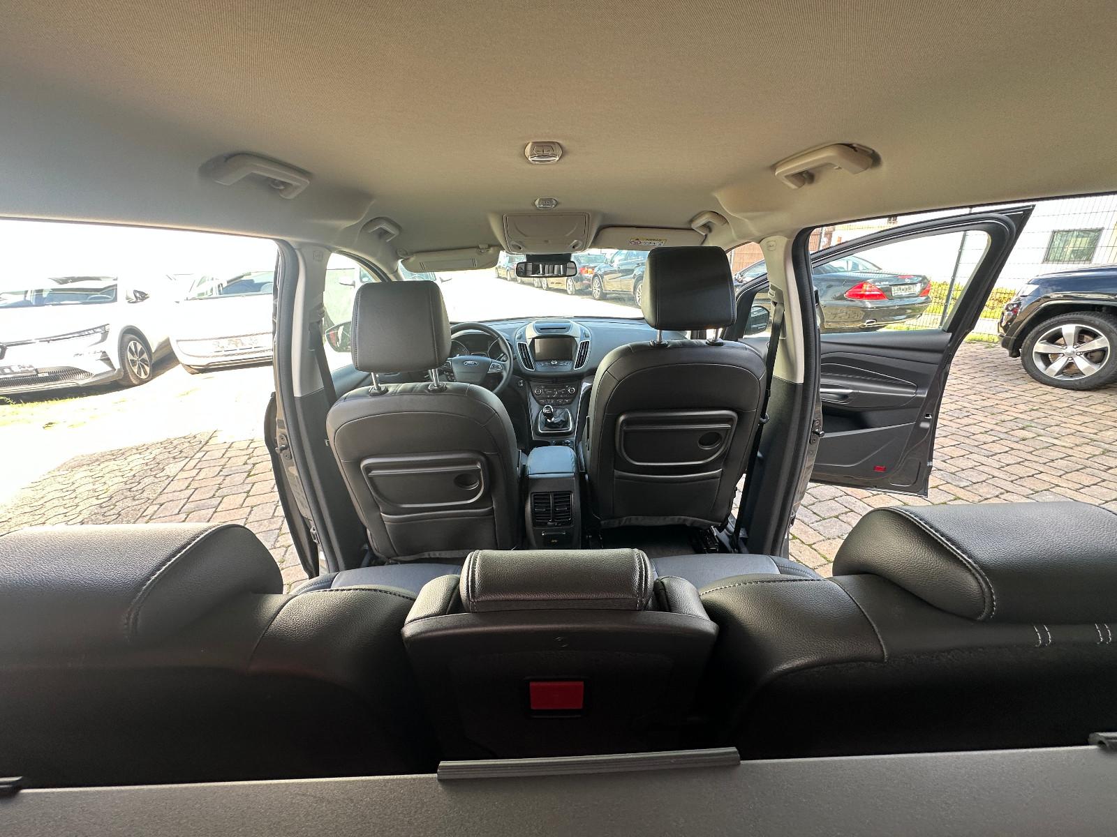 Car Image 28