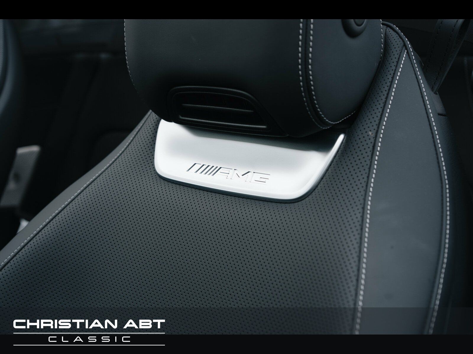 Fahrzeugabbildung Mercedes-Benz SL 63 AMG 4Matic Navi/Nachtsichtass.