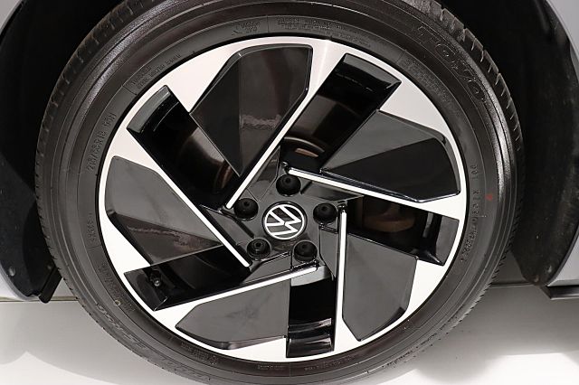 ID.3 Pro ACC KAMERA Winterräder LED NAVI DAB PDC