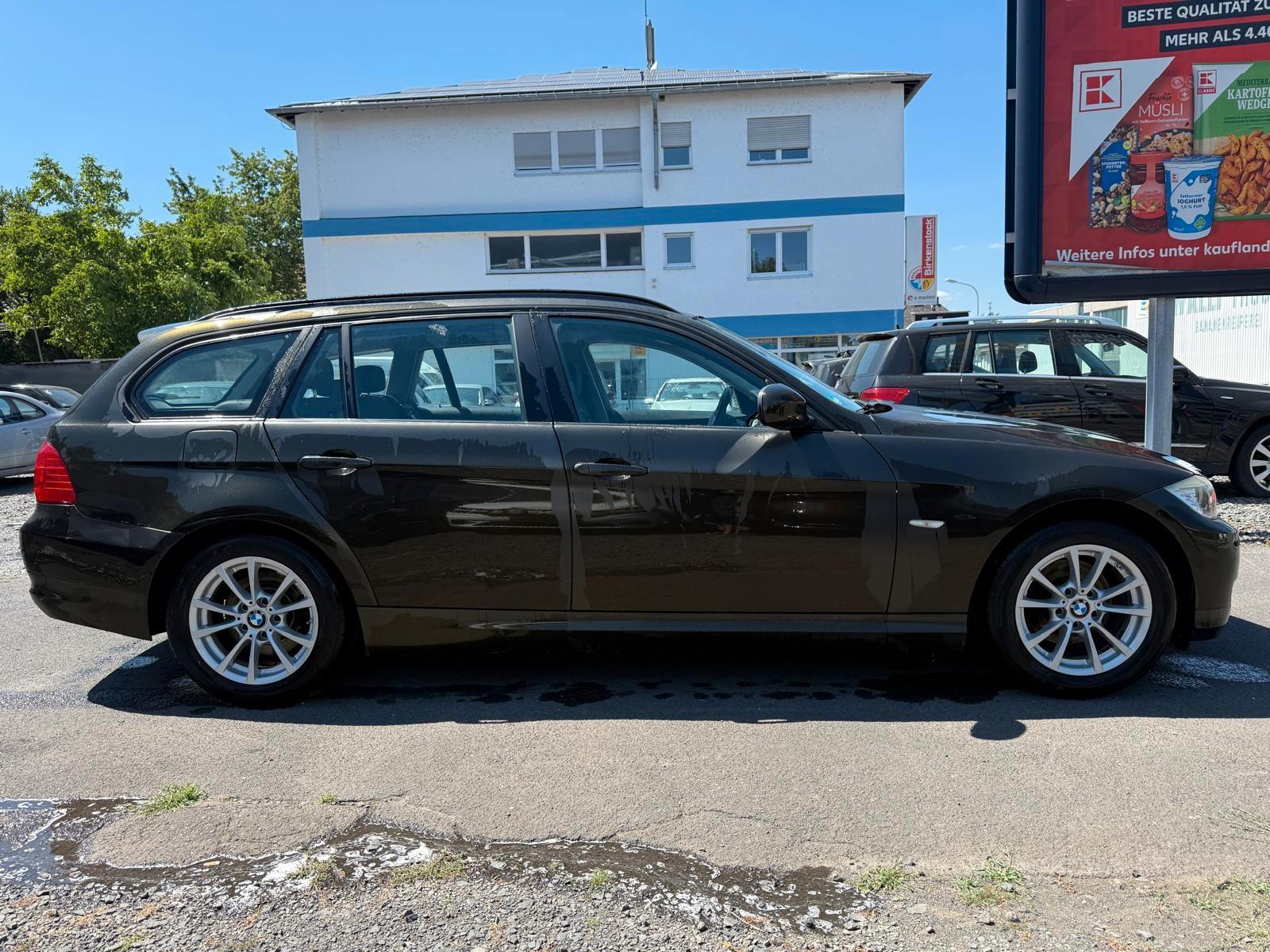 BMW 318 2012 — photo 5