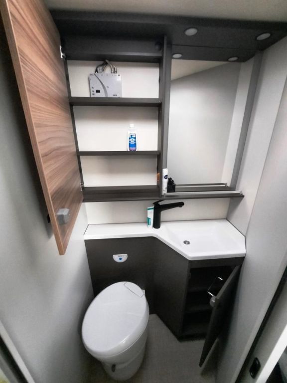 Fahrzeugabbildung Bürstner Lyseo TD 732 Verfüg./Rüfa/Markise