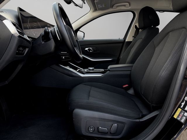 Foto Nummer 9: BMW 330e