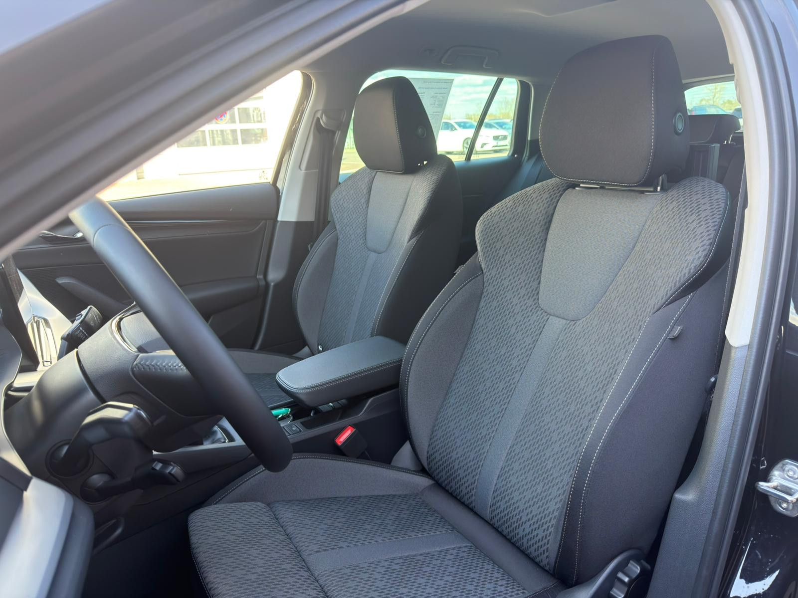 Fahrzeugabbildung SKODA Octavia Combi 2.0 TDI CLEVER *NAVI*ACC*KESSY*BT*