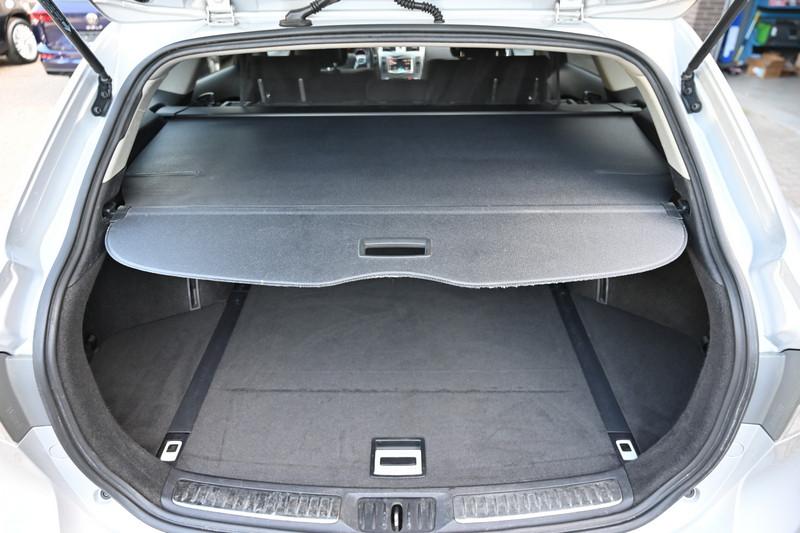 Toyota Avensis 2013 — photo 18