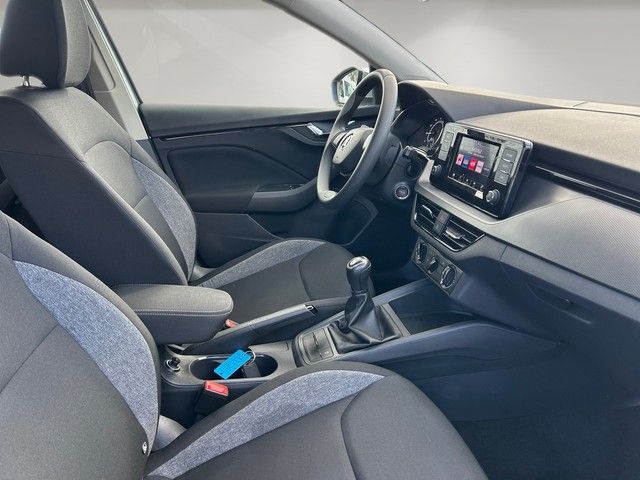 Fahrzeugabbildung SKODA Scala 1.0TSI Active LED+SPURHALTE+BT+USB+++