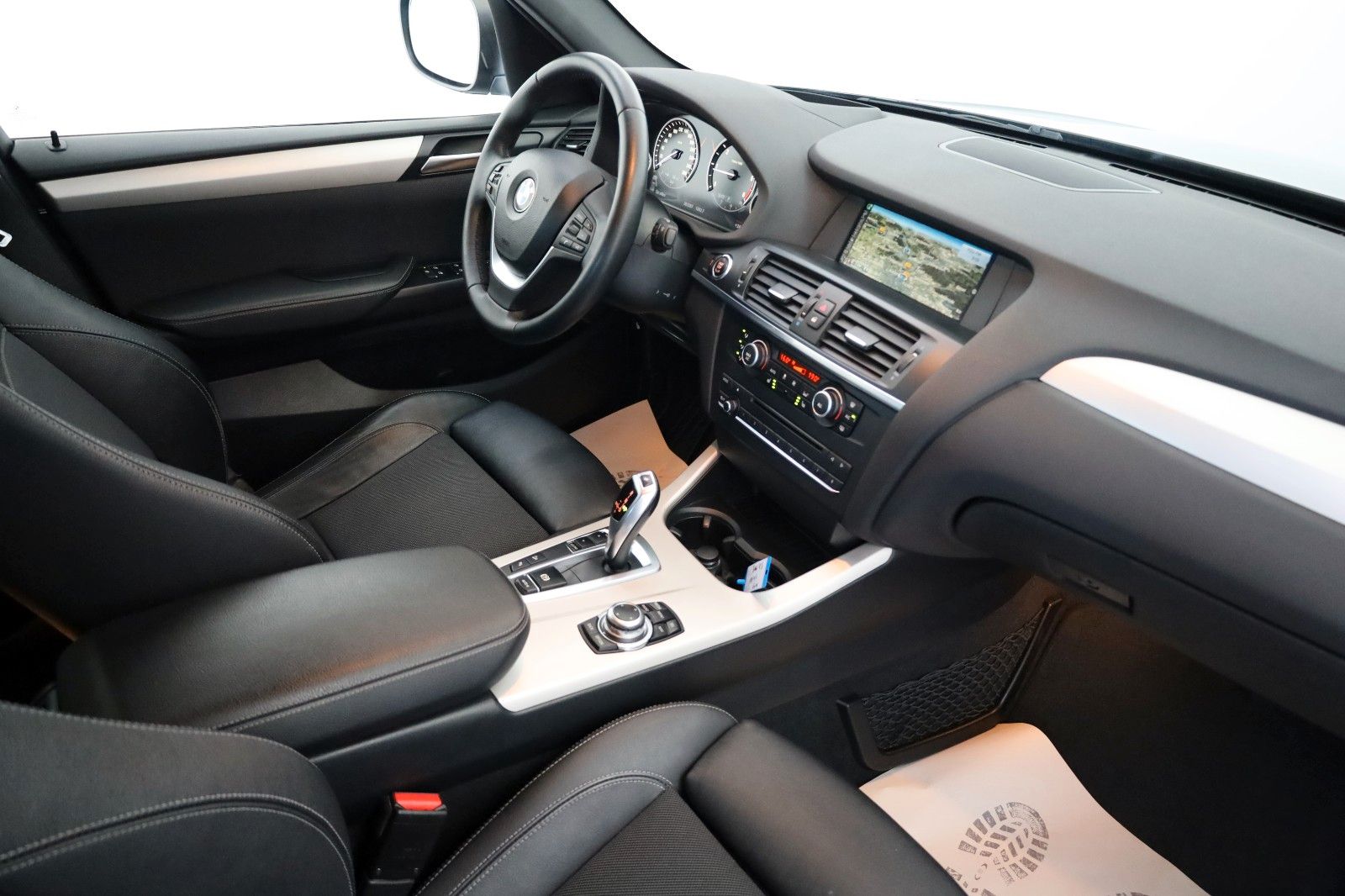 Fahrzeugabbildung BMW X3 20dA xDrive TLeder,Navi,Xenon,Panorama,Kamera