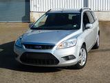 Ford Focus Turnier 1.6i Style  Klima SHZ PDC - Ford Focus aus 2008: 1.6