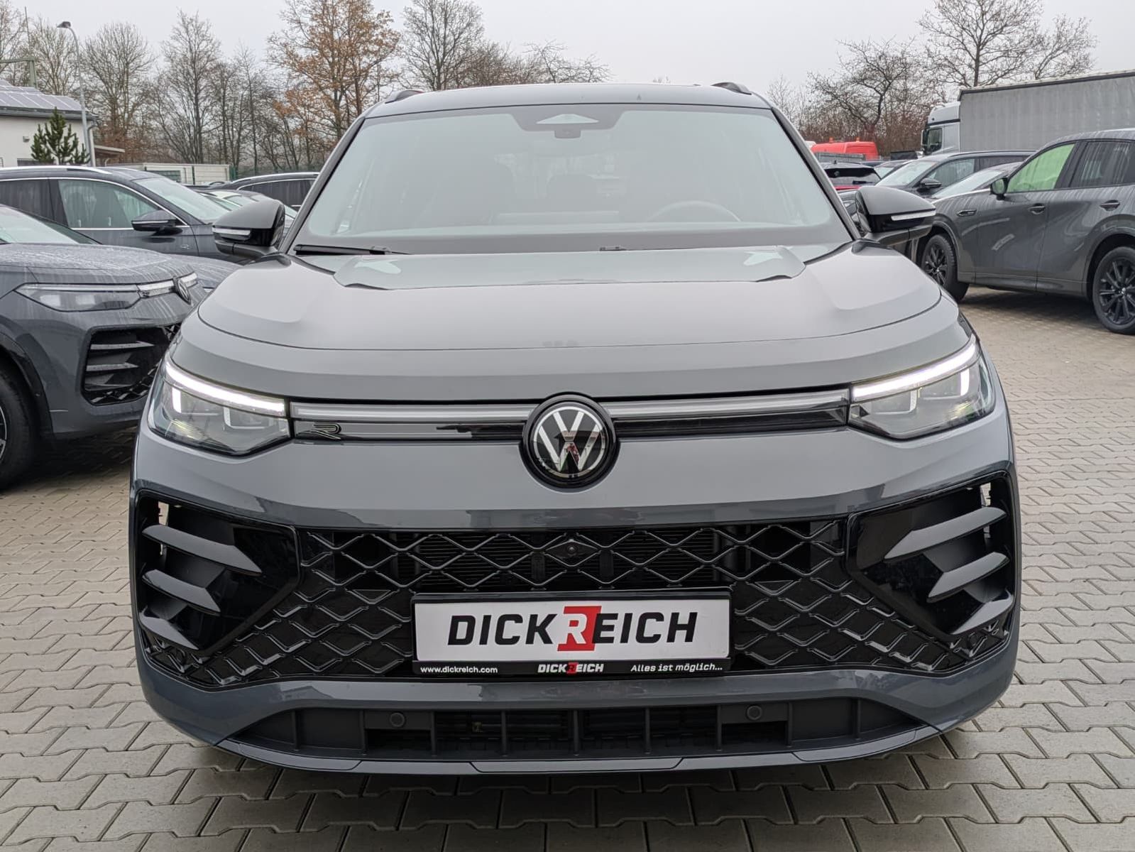 Fahrzeugabbildung Volkswagen Tayron 2.0 TDI 4M R-Line BLACK*7Si*MATRIX*PANO