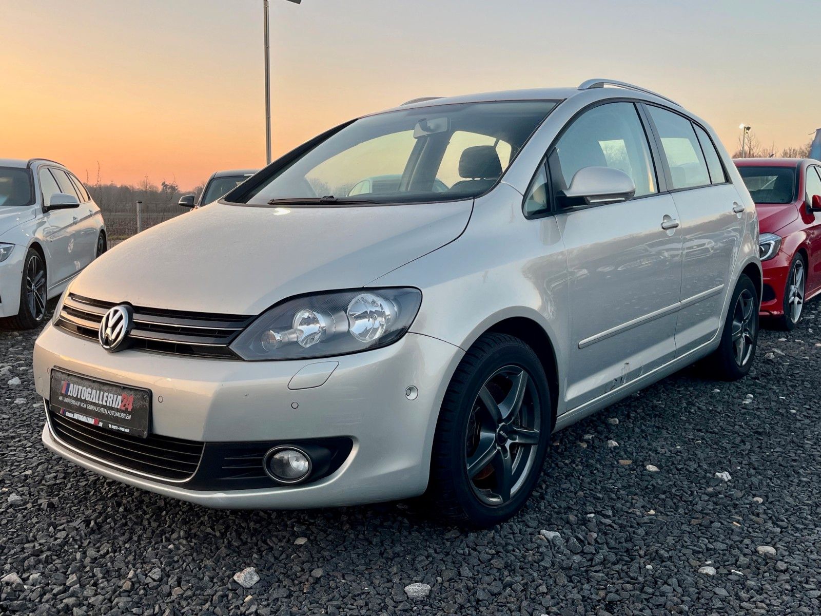 Fahrzeugabbildung Volkswagen Golf Plus VI 1.4 TSI Highline Navi PDC Alcantara