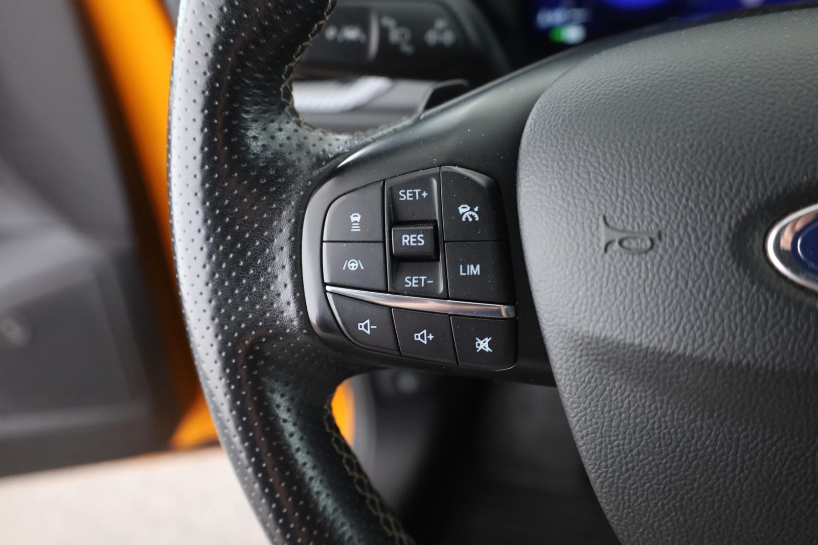 Ford Focus Turnier 2.3 EB ST LED Navi Kamera ACC AHK