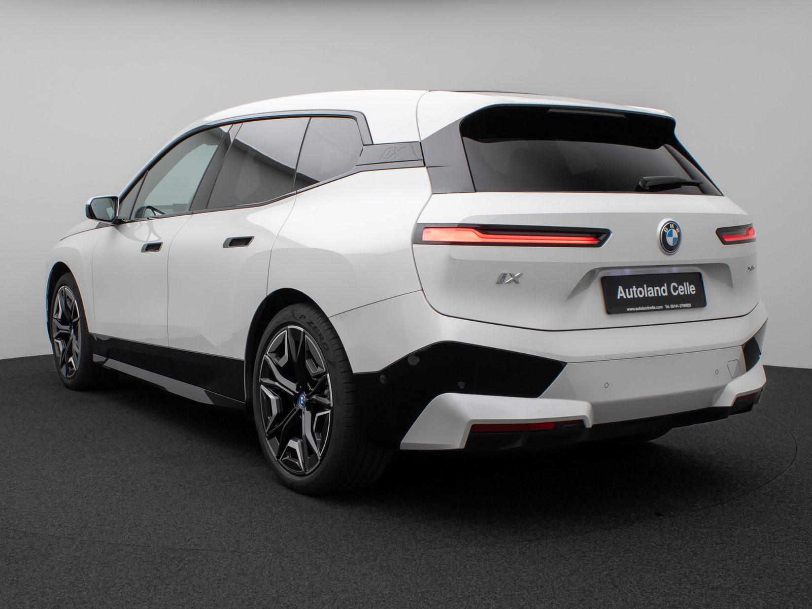 Fahrzeugabbildung BMW iX xD40 Sport SkyLounge Laser 360°DAB H/K 22Zoll