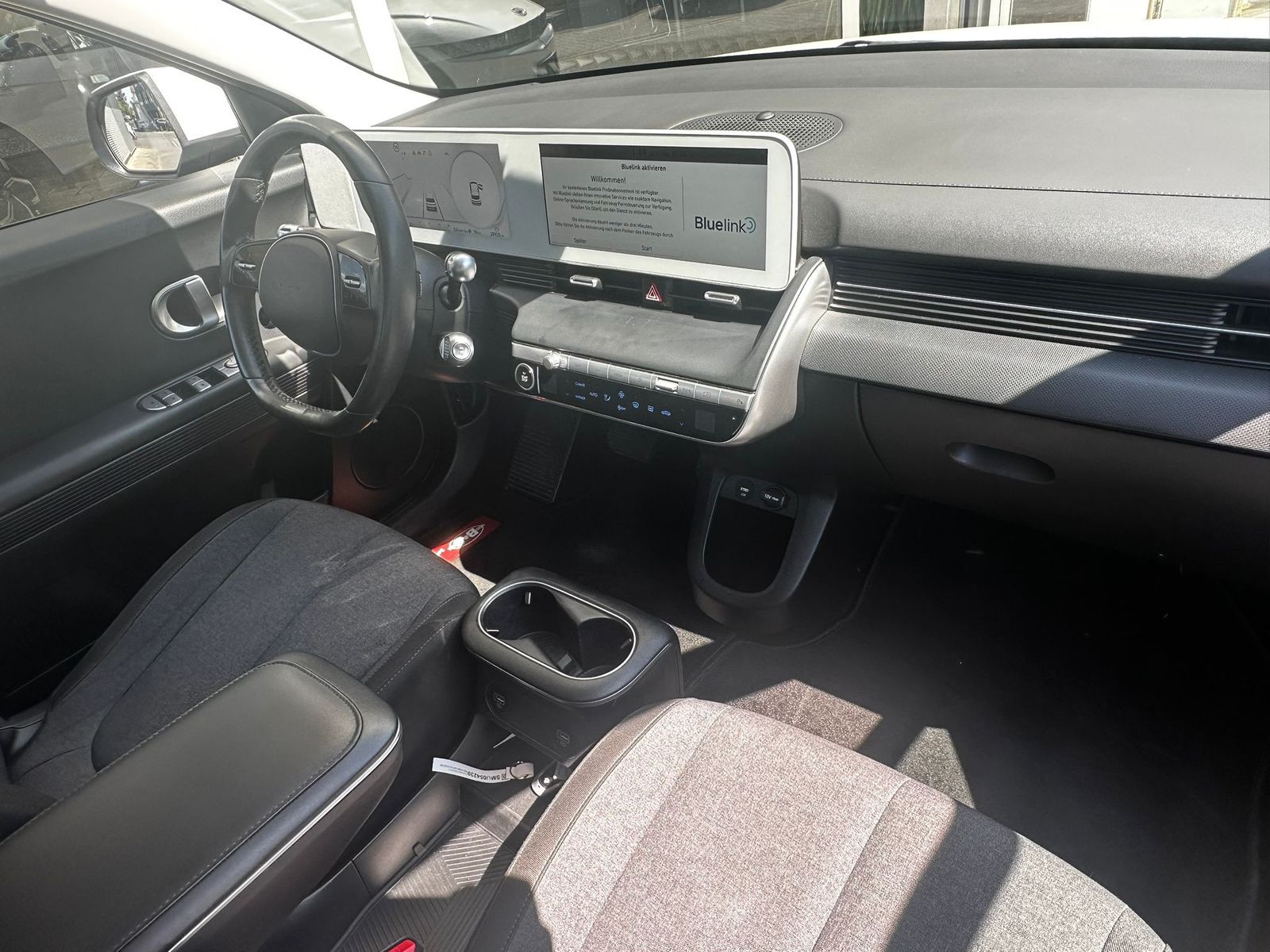 Fahrzeugabbildung Hyundai Ioniq 5 2WD WERKSGAR+NAVI+LED+SHZ+KAMER+DAB+ACC