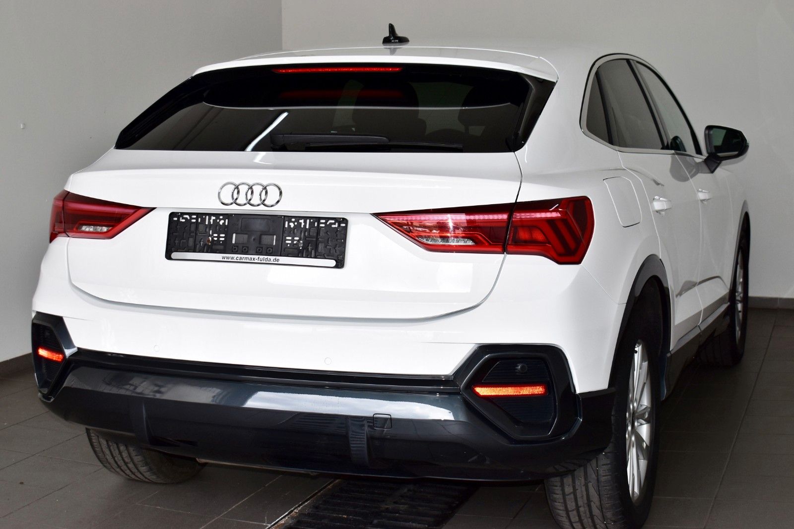 Fahrzeugabbildung Audi Q3 Sportback 35 TDI,Navi,LED,ACC,8fach bereift