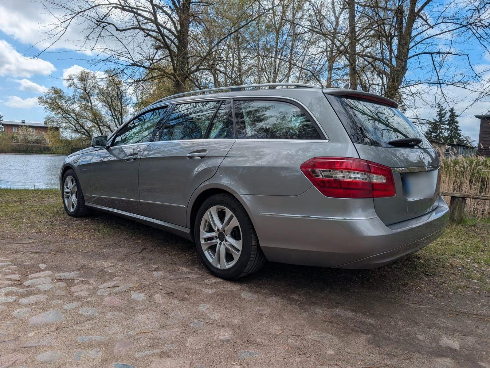 Mercedes-Benz E220 2010 — photo 5