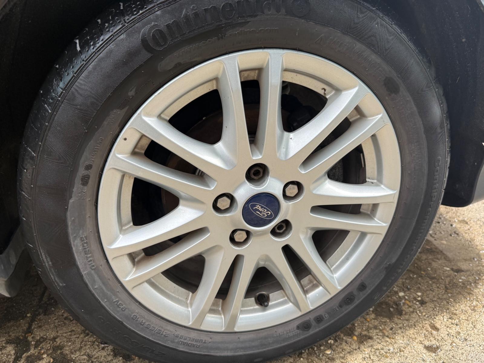 Ford Focus 2012 — photo 12