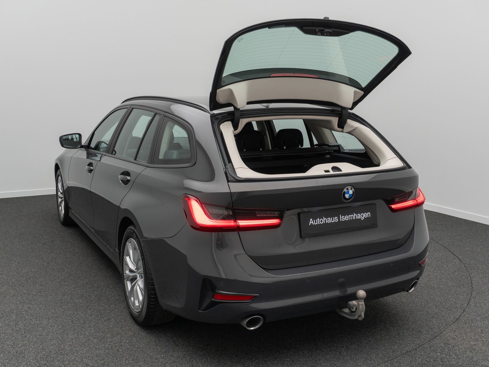 Fahrzeugabbildung BMW 320d Stop&Go Alarm DAB DriveAss AHK FernlichtAss