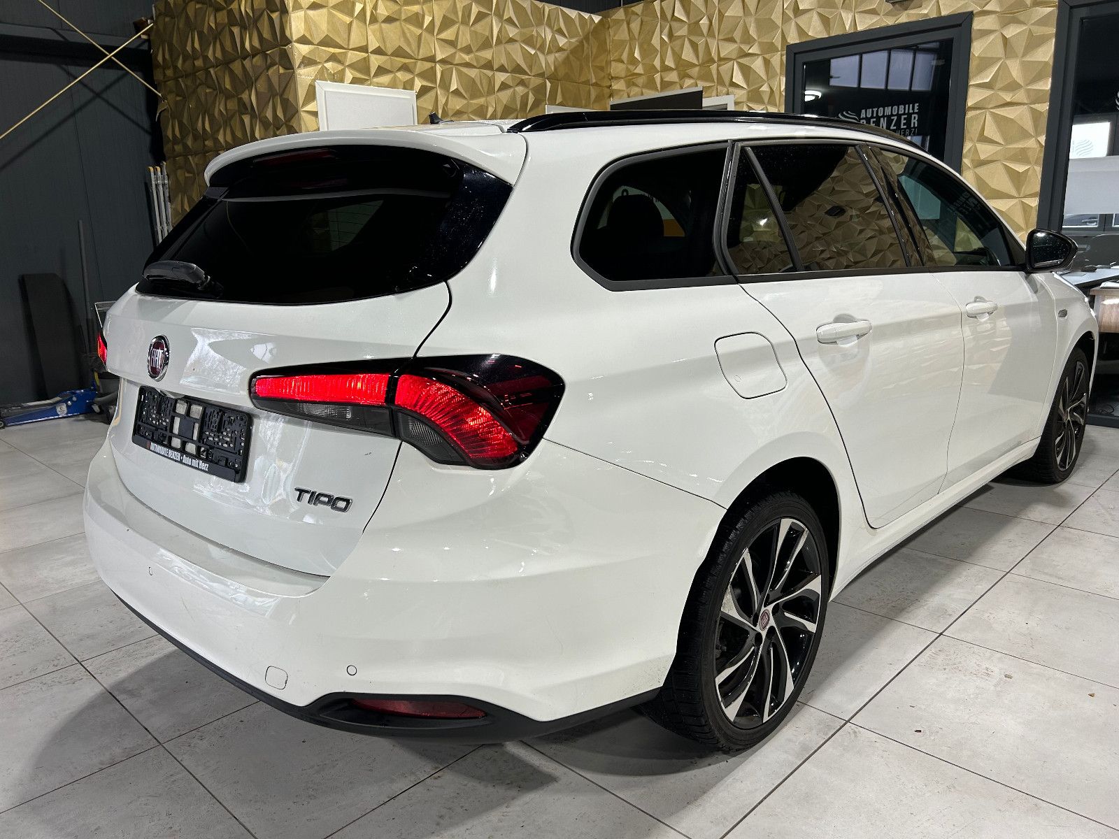 Fahrzeugabbildung Fiat Tipo S-Design/KAMERA/NAVI/ACC/SHZ/KLIMA