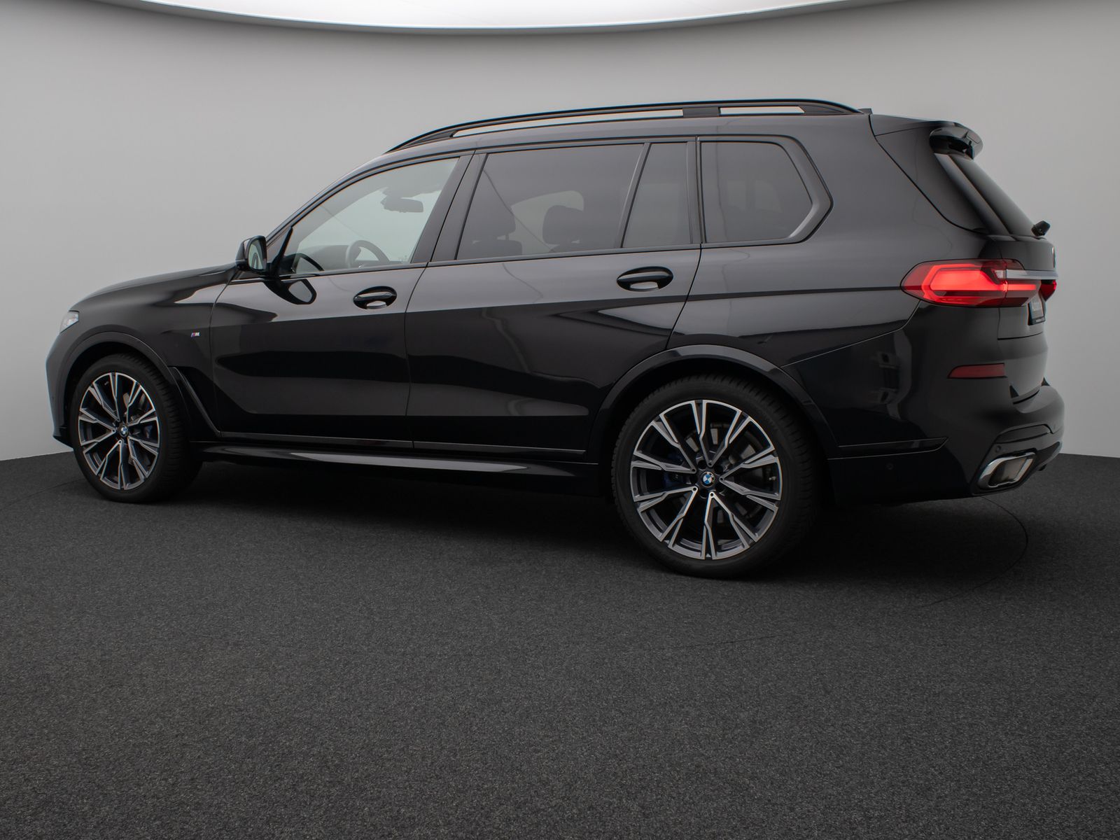 Fahrzeugabbildung BMW X7 xD40d M Sport 360°HUD DAB H/K SoftCl DisplKey