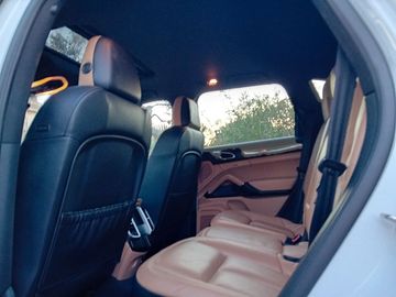 Porsche Cayenne - 11