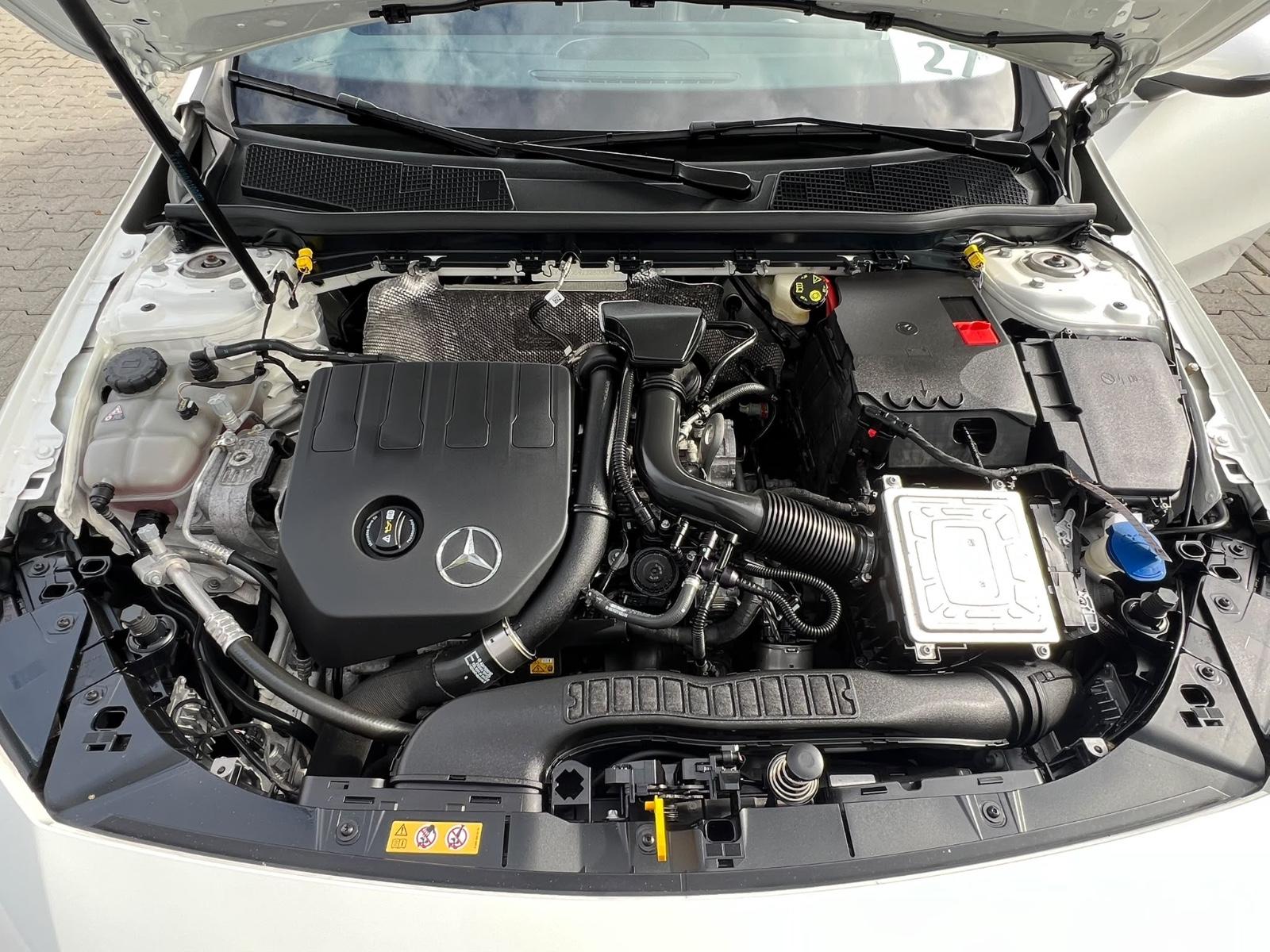 Mercedes-Benz A 180 2x AMG-LINE PANORAMA LED NAVI KAMERA P