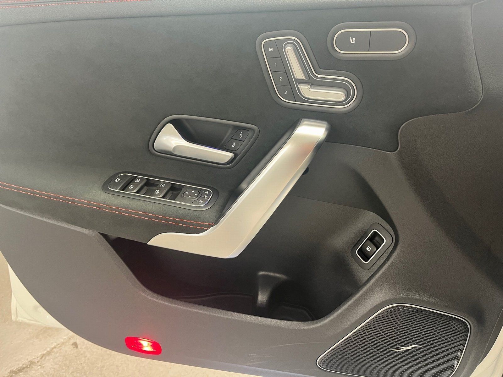 Fahrzeugabbildung Mercedes-Benz CLA 250 e AMG Plus*Pano*360°*MuBeam*Burmes*11kW*