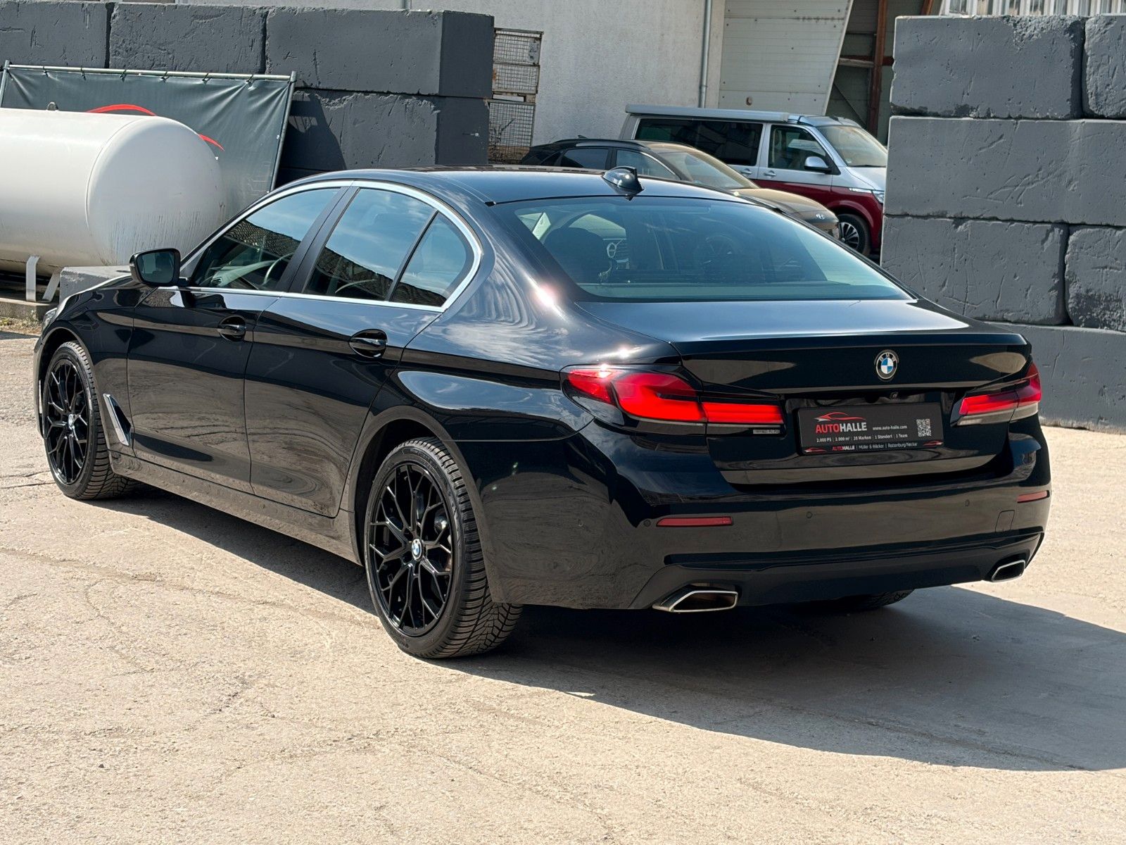 Fahrzeugabbildung BMW 540i Aut. Leder HuD Adap. LED CAM ACC H&K AHK