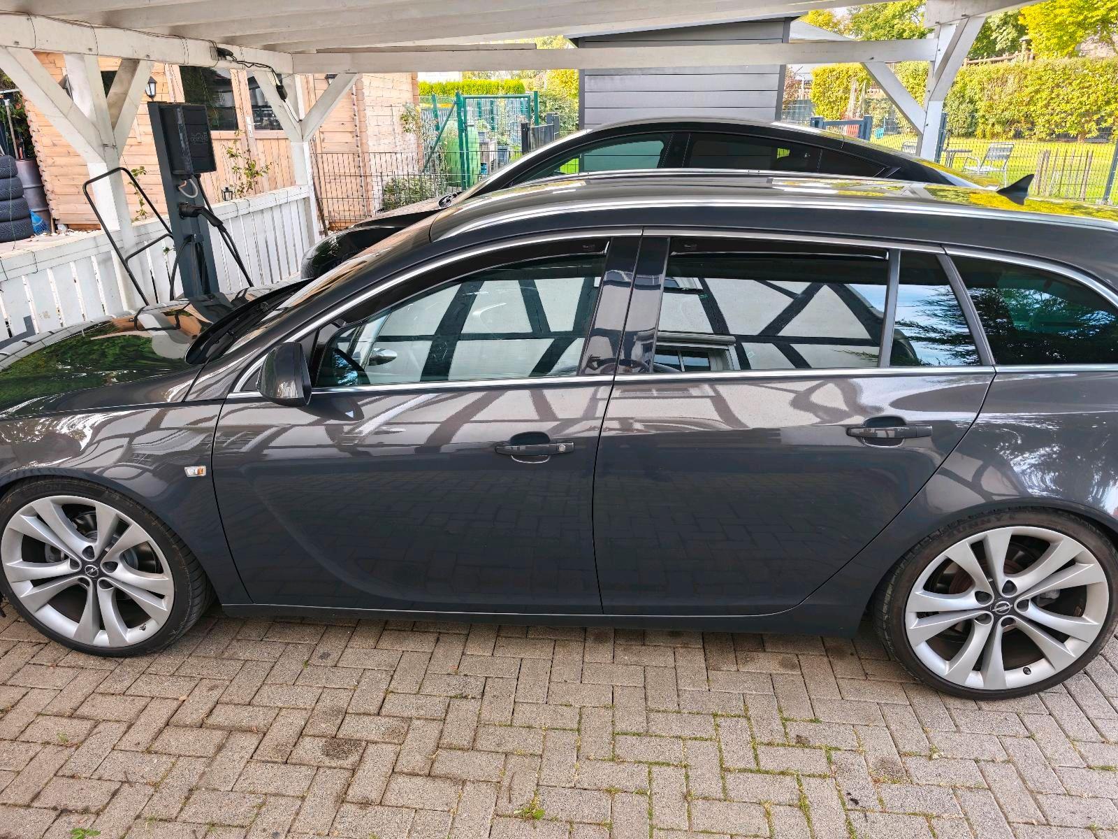 Opel Insignia 2014 — rear view