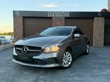 Mercedes-Benz A 180 Autom. Style I PDC I SHZ I NAV - Mercedes-Benz A-Klasse: Style