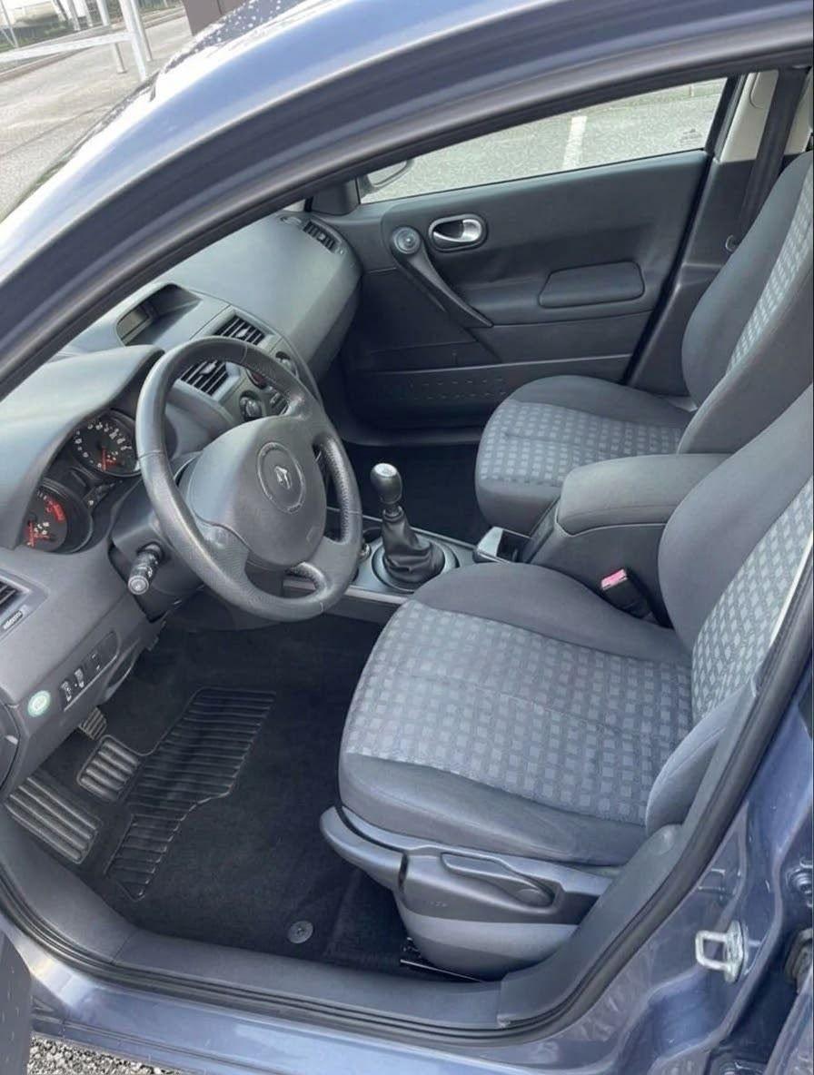 Renault Megane 2008 — photo 11